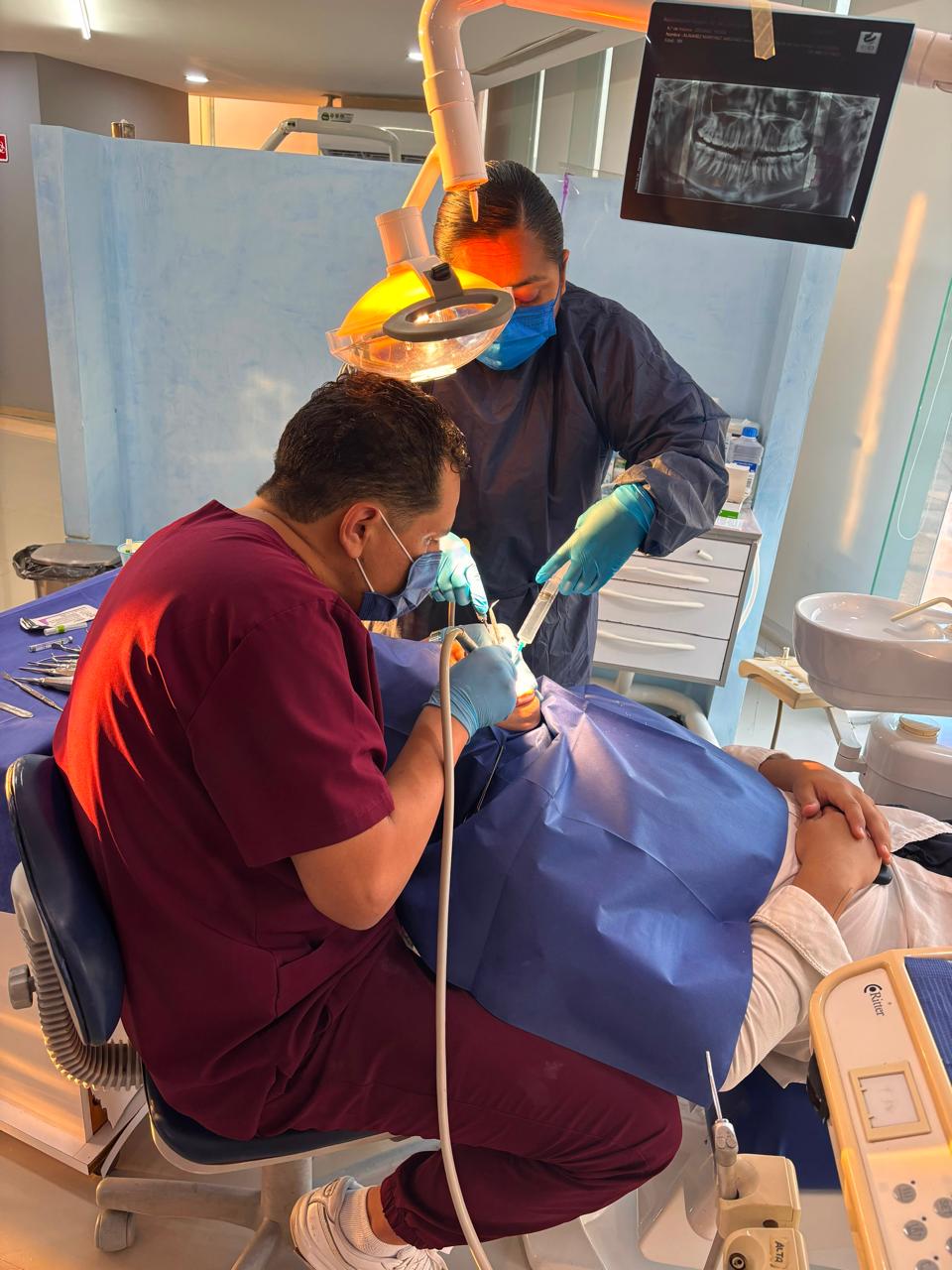 Procedimiento guiado por radiografía panorámica